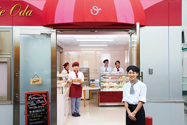 10月26日の学園祭で パティスリー オダ が臨時オープン 織田製菓専門学校
