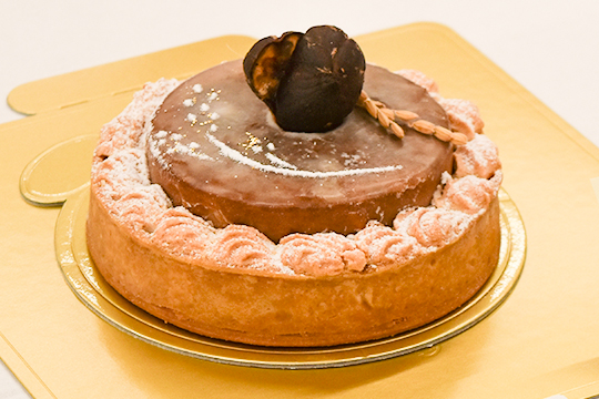 織田製菓専門学校の教員が作ったジャパンケーキショーで金賞を受賞した焼き菓子