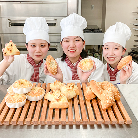 織田製菓専門学校の製菓コースの学生が作ったシュガークラフトの作品