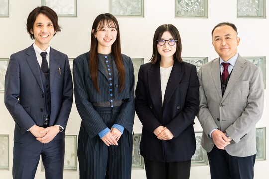 織田製菓専門学校の入学相談スタッフ