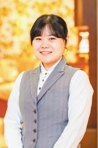 穴澤 毬衣さん